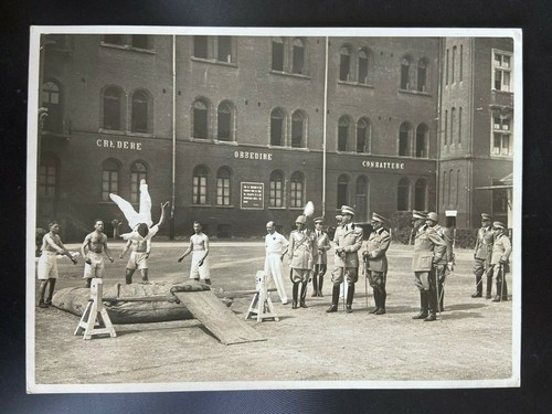 G004 FOTOGRAFIA ESERCIZI GINNICI CASERMA CERNAIA VISITA UMBERTO DI SAVOIA WWII - 第 1/2 張圖片