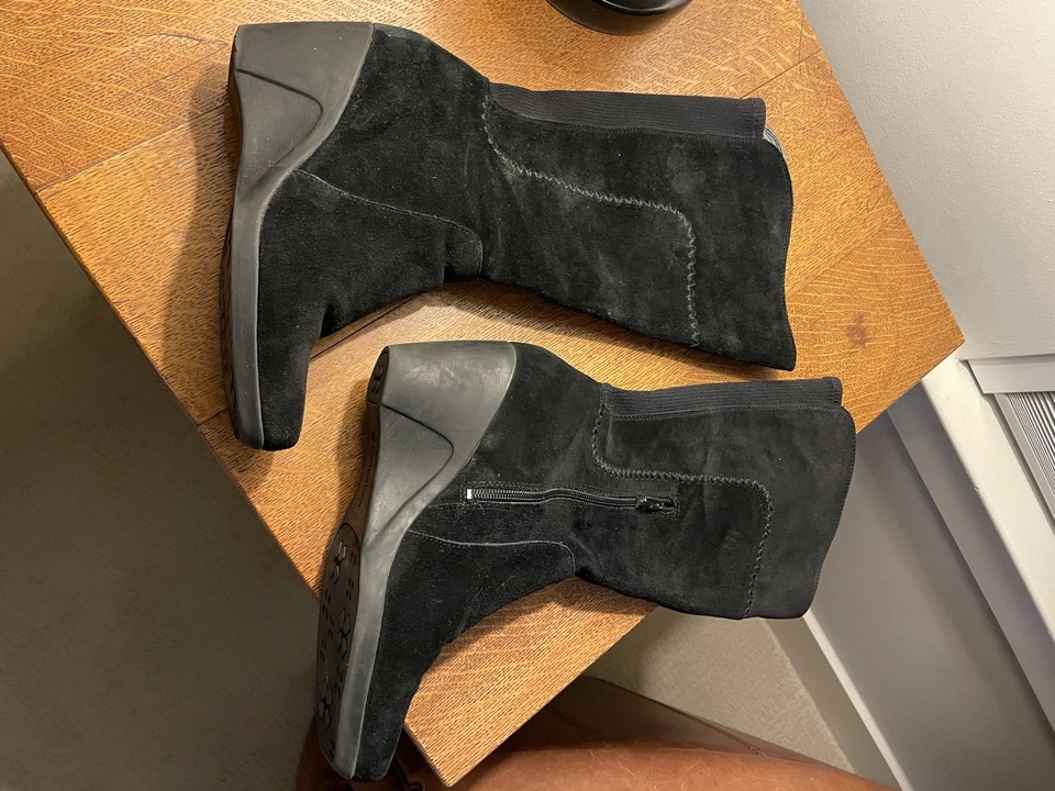 Naturalizer Wide Shaft Suede Boots Size 9W - Image 2 of 2