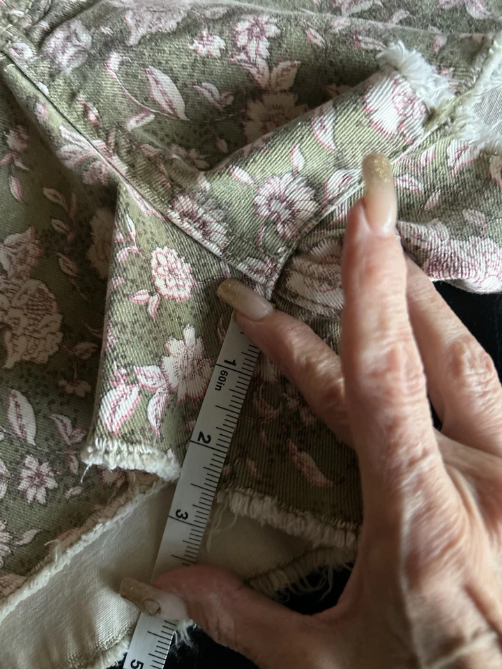 Pantalones Cortos Mujer Floral Corte Botón Mosca Talla 30, Entrepierna 2.5 Foto 4 de 4