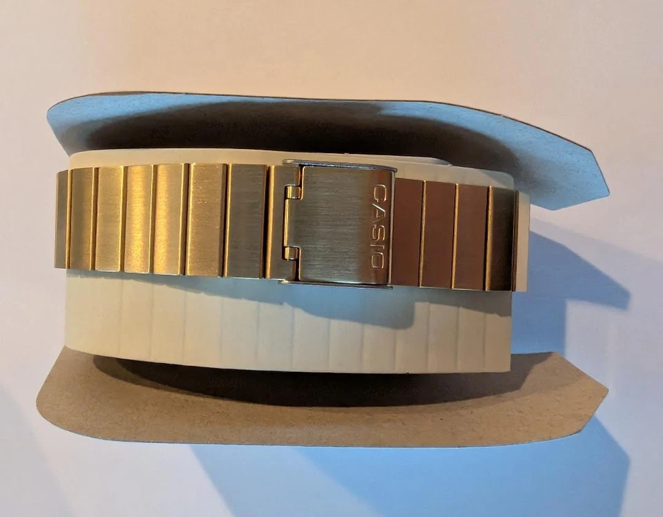 Casio CA-500WEG-1AV Gold Metal bracelet Calculator databank NWT in-hand US - image 3 of 4