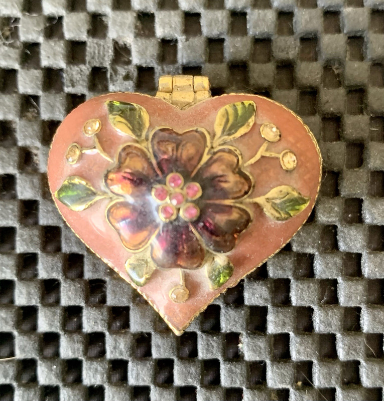 MONET HEART SHAPE WITH JEWELED ROSE ENAMEL HINGED SIGNED PILL BOX 1 3/4 X 1 1/2"