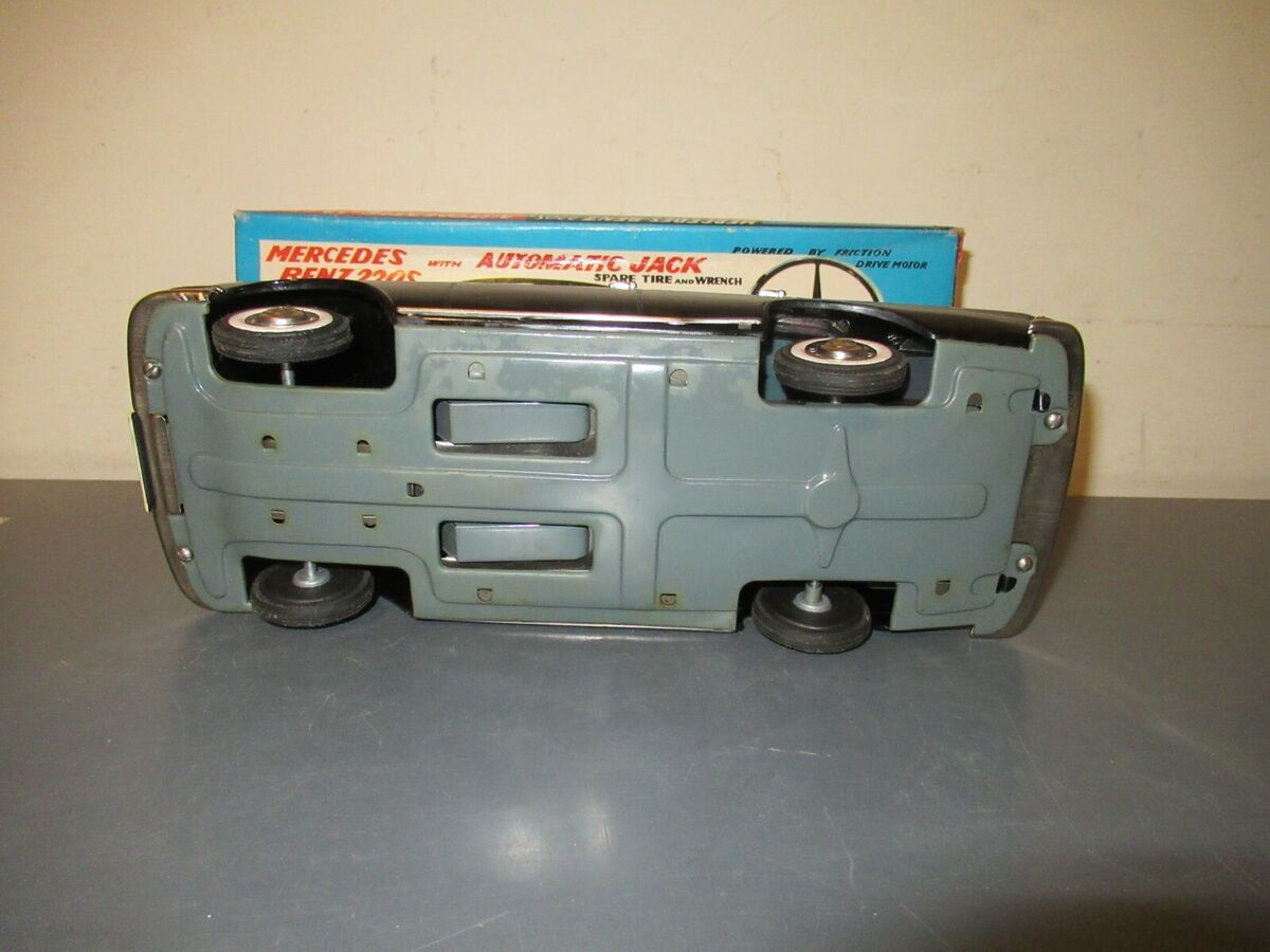 VINTAGE SSS JAPAN TIN FRICTION MERCEDES BENZ 220s AUTOMATIC VINTAGE SSS JAPAN TIN FRICTION MERCEDES BENZ 220s AUTOMATIC