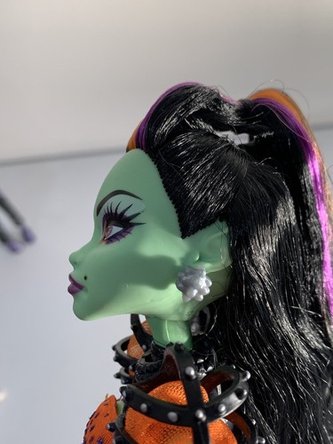 Muñeca Monster High Casta Fierce Witch 2014 Mattel - Imagen 11 de 14