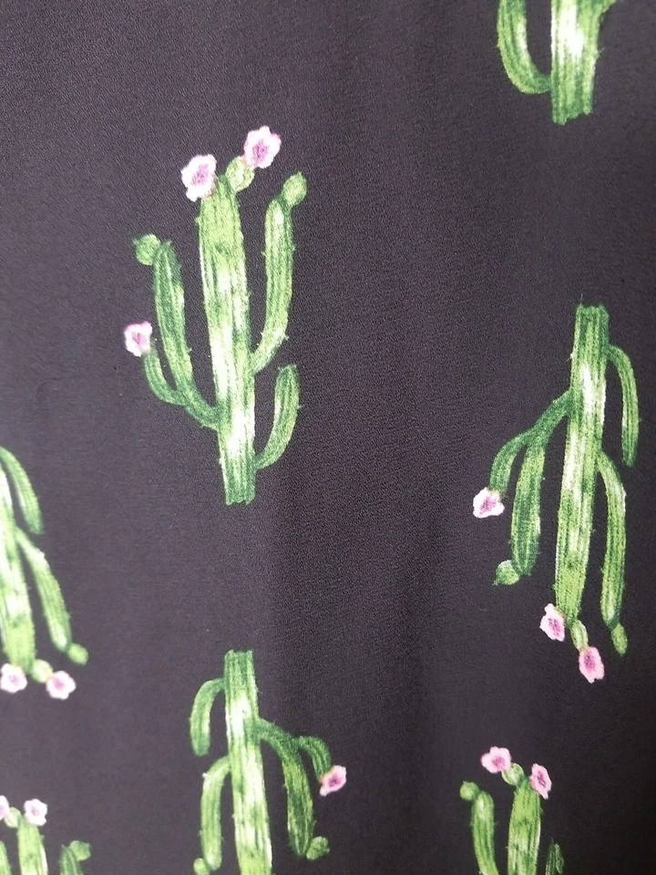 Top de mujer Lily blanco sin mangas media cremallera estampado de cactus talla mediana Foto 3 de 4