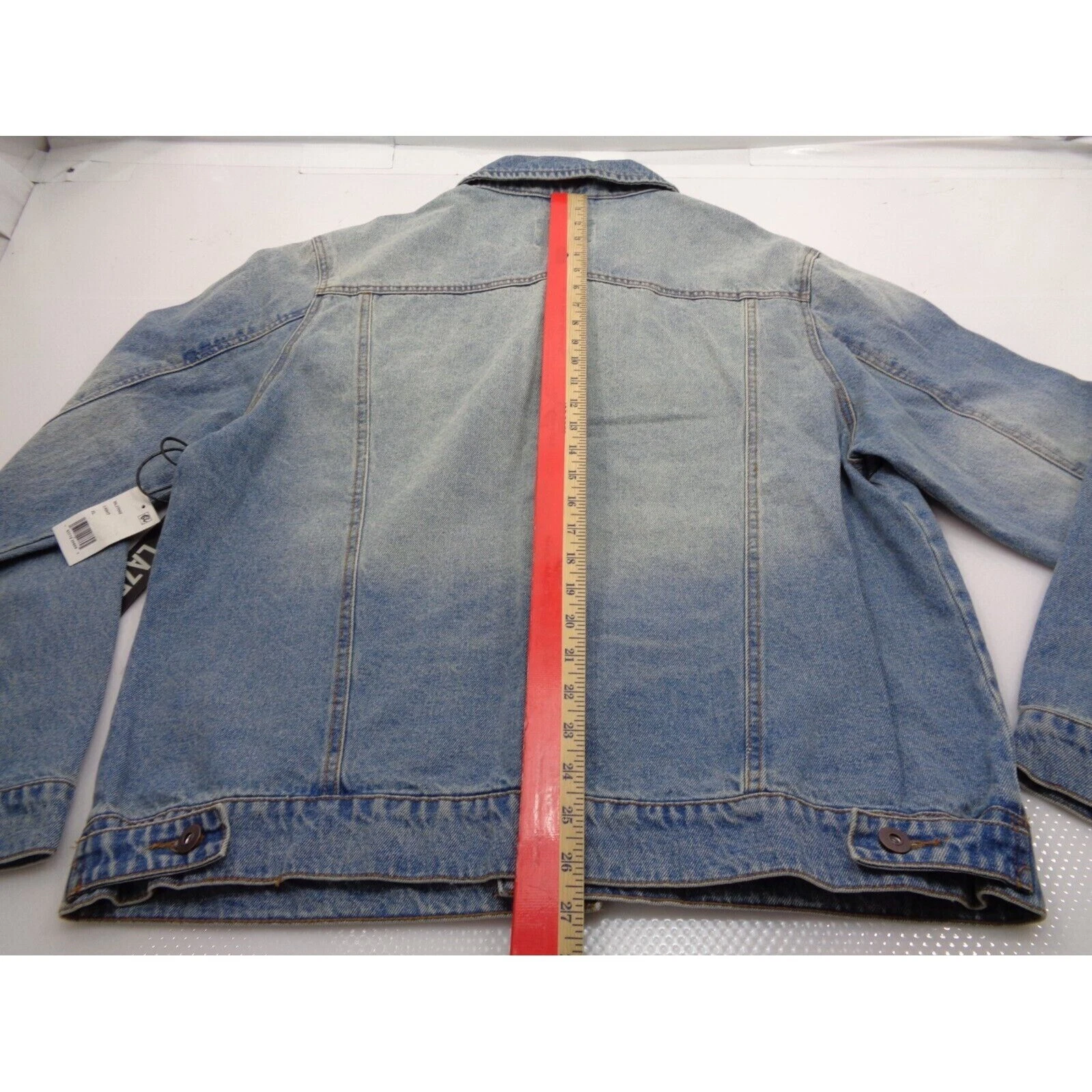 Lazer Men's Regular Fit Denim Trucker Jacket in Extra Light Wash Blue-XLarge - product detail image 7