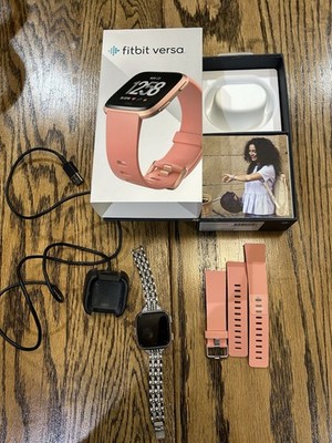 Fitbit Versa Fitness Smartwatch Rose-Gold Aluminium (FB504) With Peach band
