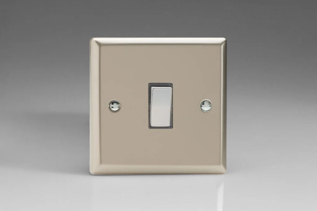 Switch Satin 20A Classic + Chrome Insert Varilight XN20D