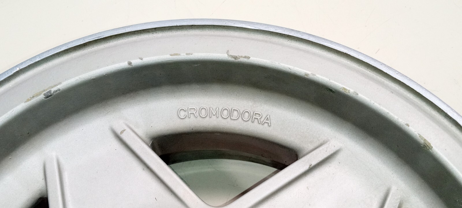 Ferrari 365 GTB/4 Daytona Wheel_Rim_109186_7 1/2X15_Cromodora_42 Rudge Hub_512BB