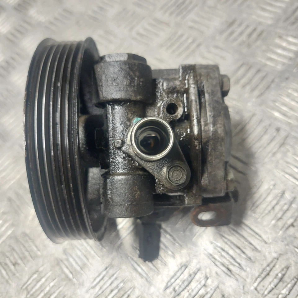 Bomba dirección asistida PAS gasolina Mitsubishi Outlander MK2 2.4 Foto 4 de 4