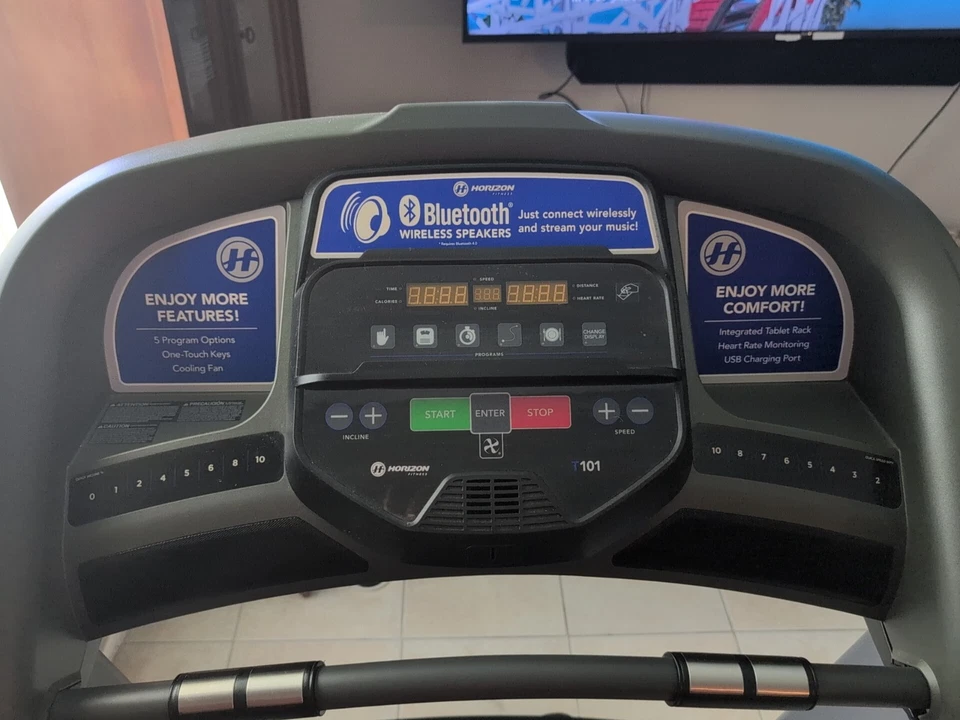 Cinta de correr nueva, 1 hora usada. Bluetooth, ventilador y 5 ajustes. PD $1,500 quiere $750 Foto 4 de 4