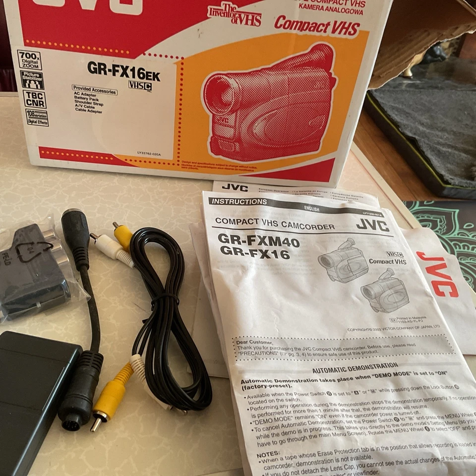 JVC GR-FX16EK Compact VHS Camcorder Untested - Image 4 of 4