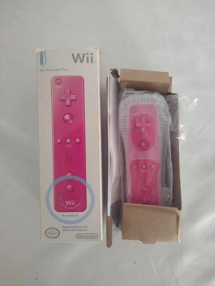 Nintendo Wii Motion Controller - Pink (RVLAWRPA) - Image 2 of 4