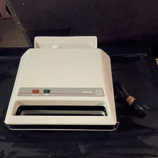 Vintage Singer 450 Cool Touch Waffle Maker Belgian Waffle Baker White
