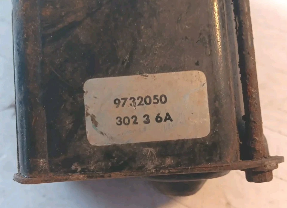 Original 1976-87 GM Chevrolet Chevette(?) Motor do limpador de para-brisa #9732050 - Imagem 4 de 4