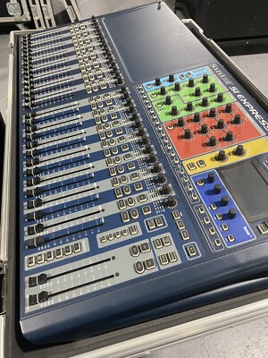 Soundcraft Si Expression  32-Channel Digital Audio Mixer
