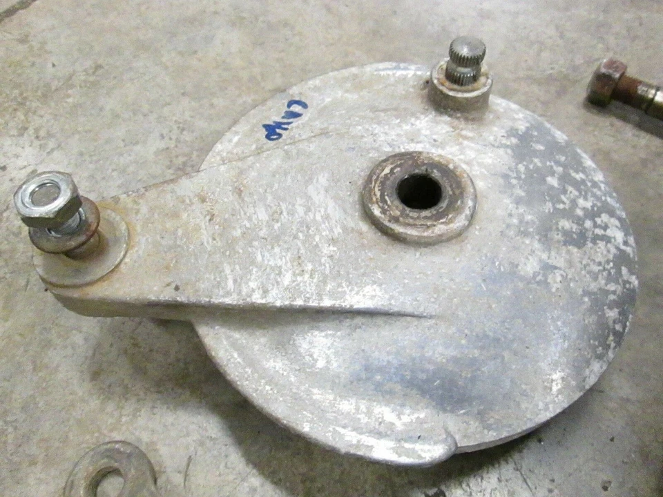 Buje de rueda trasera Honda CA160 66-69 con conjunto de freno, soporte de piñón y eje Foto 4 de 4