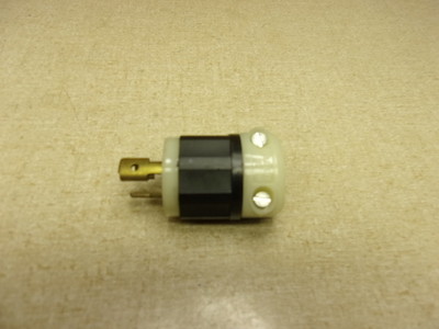 NEW Leviton Twist Lock Plug GRG6 15A 125V *FREE SHIPPING*