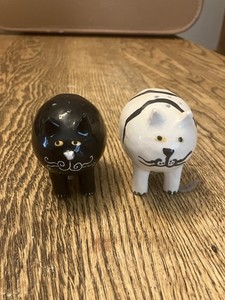 Ceramic Artist Vintage 90’s Cats Salt and Pepper Shakers Hand Painted EUC B & W