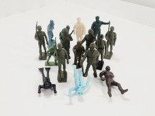 Vintage Marx Toy Soldiers Army Men Lot Rubber