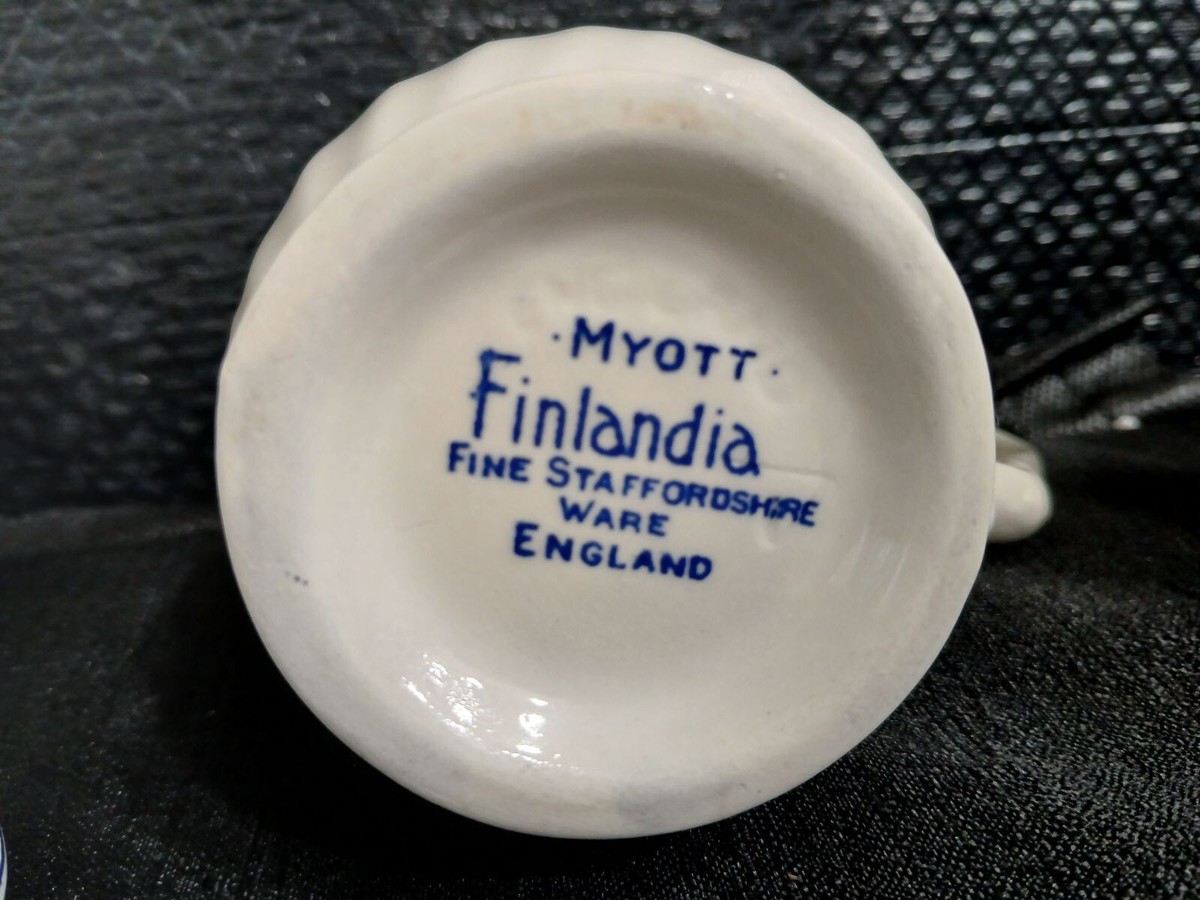 Myott Finlandia Staffordshire England Tea Pot, Creamer & Sugar