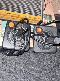 ATARI 2600 Console Woody Bundle - TESTED & WORKING -2 Joysticks 4Paddles 5Games