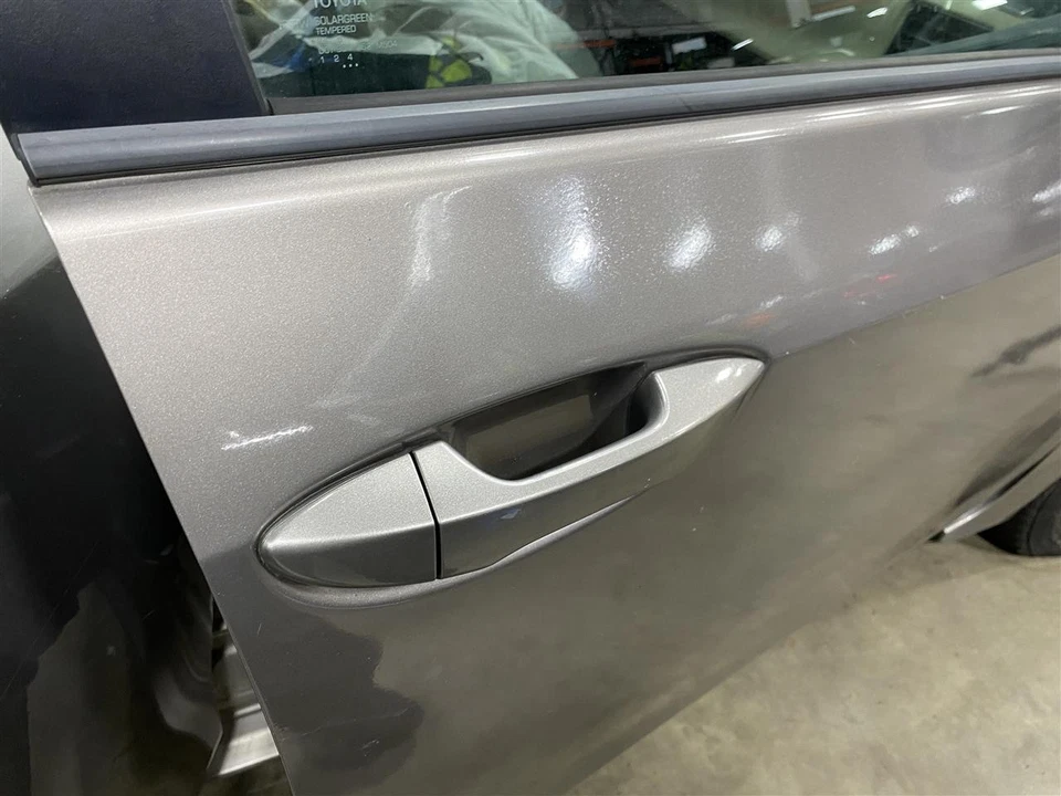 FRONT DOOR Toyota Corolla 14 15 16 17 18 19 Right Silver 1427854 Foto 2 de 4