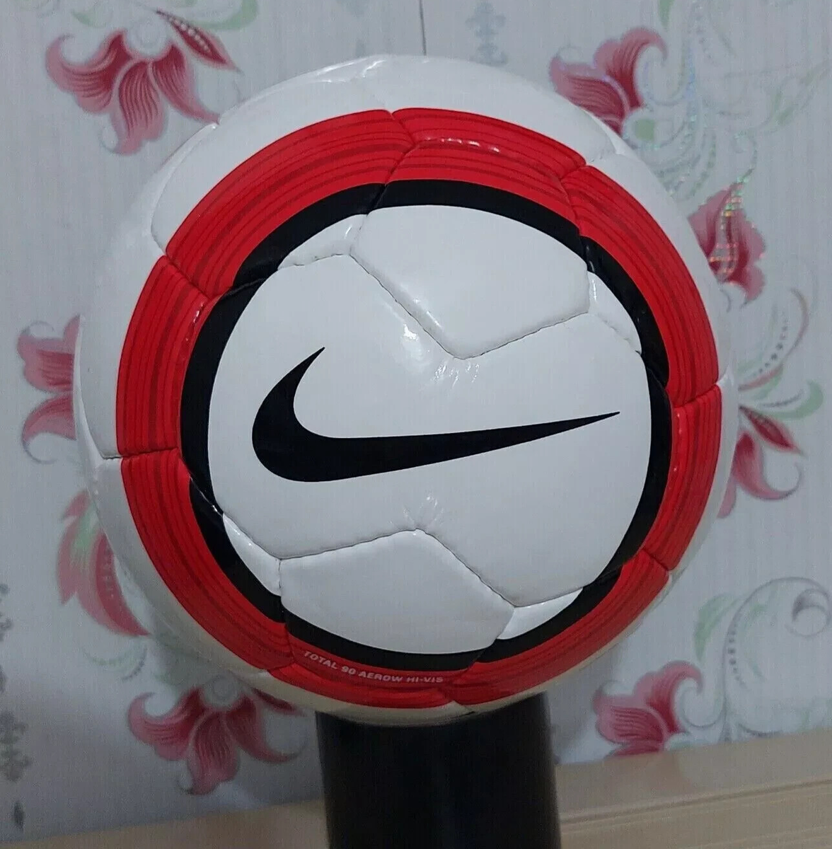 RED RARE NIKE TOTAL 90 AEROW | SWIFT 2005/06 PREMIER LEAGUE MATCH