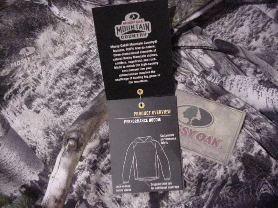 Men's Mossy Oak® Camo Bandit Tech Performance Hoodie Sweatshirt Mountain Country - Image 3 of 4