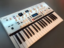 Korg KingKorg Neo 37-Key Virtual Analog Synthesizer Vocoder