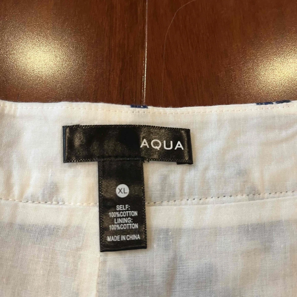 Aqua Ivory White Navy Shorts Embroidered Eyelet Floral Pattern Cotton Size XL - Image 2 of 4