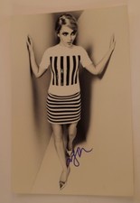 AnnaSophia Robb Signed Autographed 12x18 Photo The Carrie Diaries COA VD