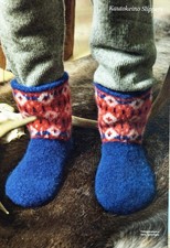 ~ Pull-Out Knitting Pattern For Cosy Scandinavian-Style Felted Slipper Boots ~