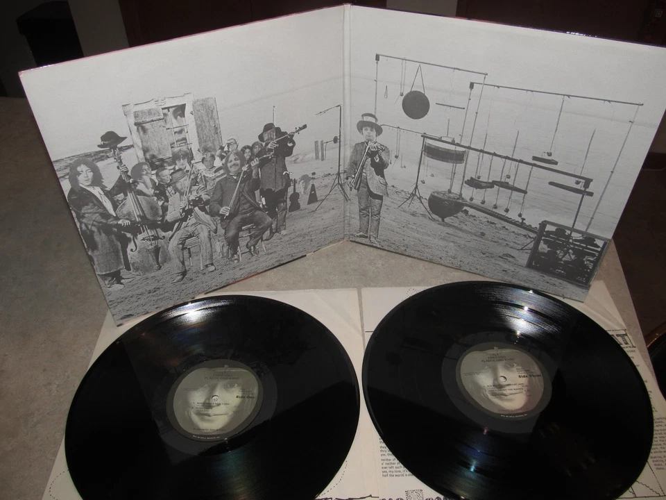 YOKO ONO Fly LP Apple 1971 Jacksonville SVBB 3380 w/inners poster postcard NM! - Imagem 2 de 4