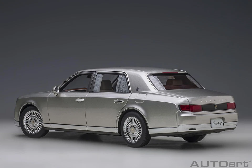 AUTOart 1 18 Toyota Century Special Edition Seika Radiant Silver Metallic Mode - Image 3 of 4