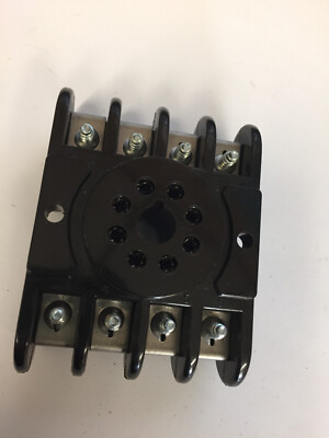 146-103 AMPHENOL Relay Socket, Octal, 8 Pin, 5A, Screw, Phenolic Body NOS