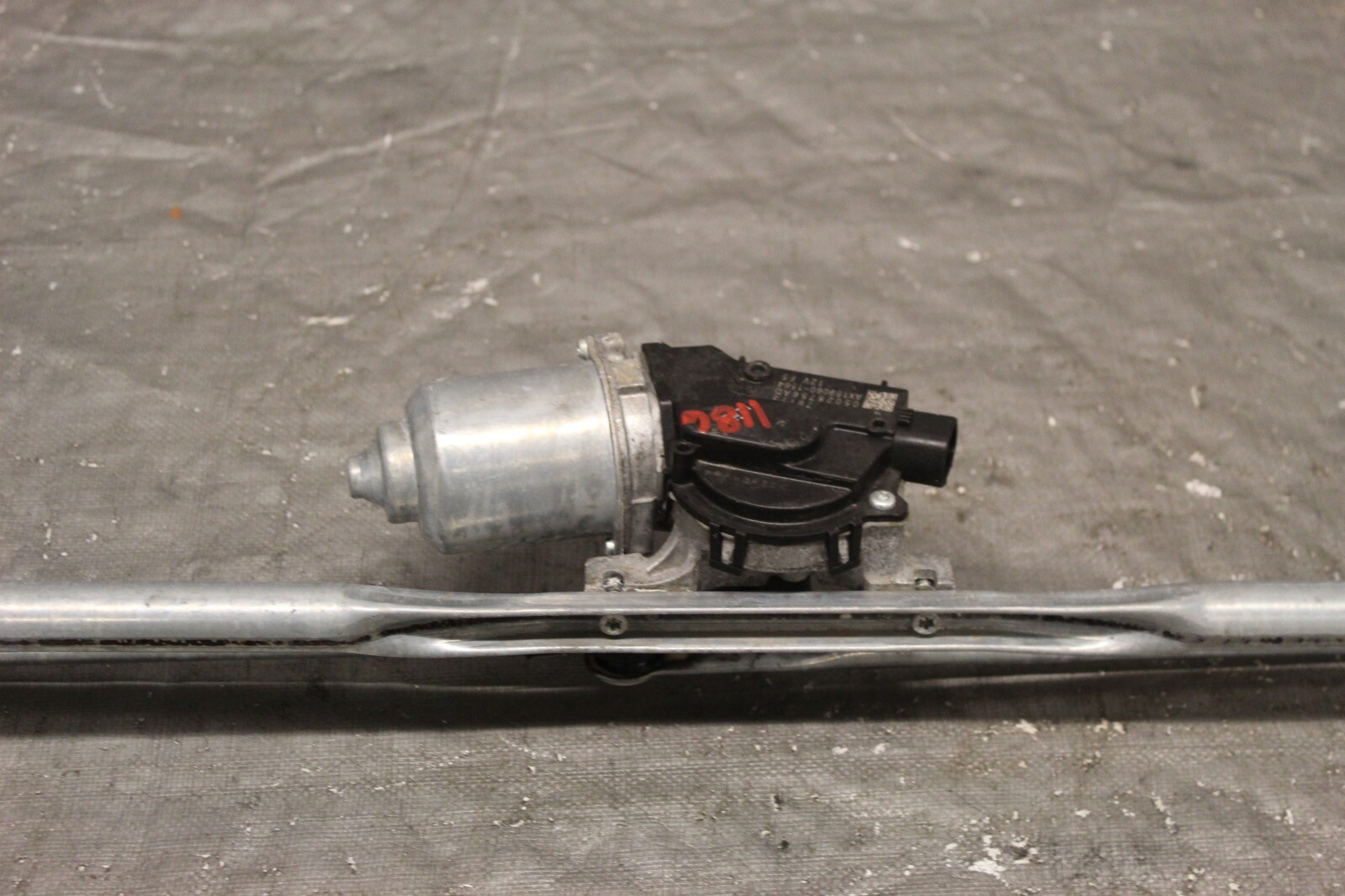 2015 DODGE CHALLENGER HELLCAT 6.2L OEM WINDSHIELD WIPER MOTOR UNIT