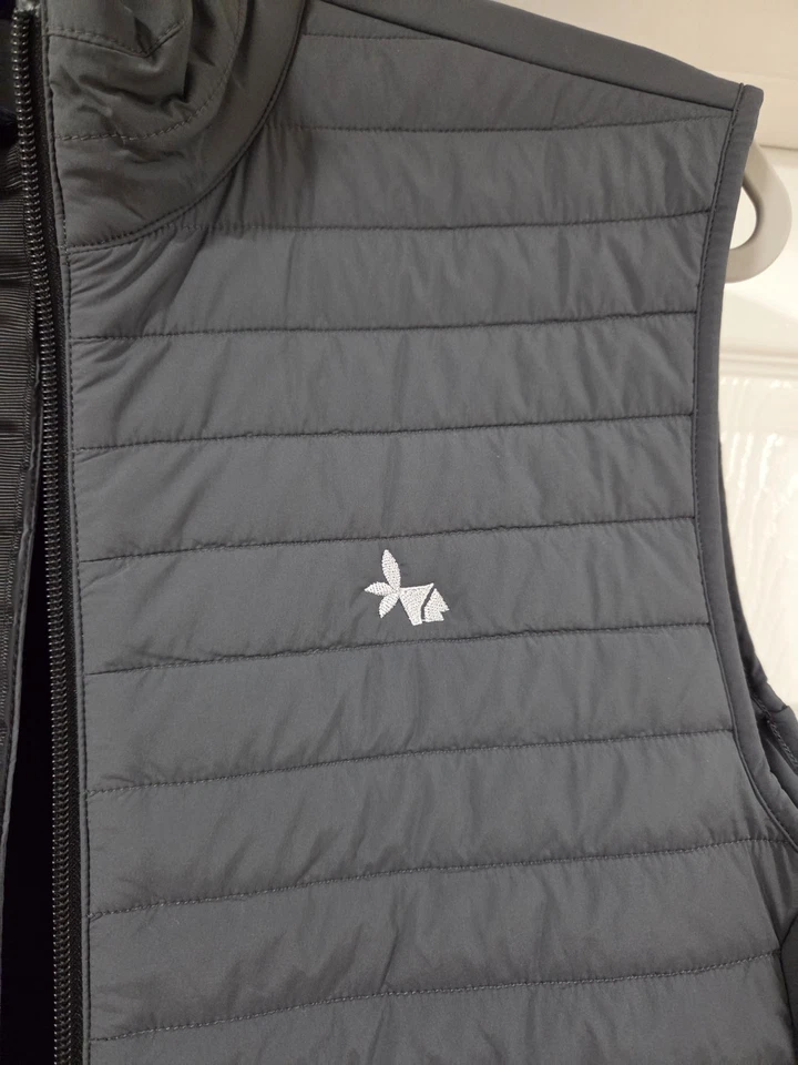 EUC GREYSON Classic Gray Yukon Ultralight Hybrid Vest Golf Pocket Medium (Logo) - Image 4 of 4