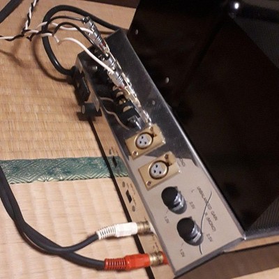 Mcintosh MC275 No noticeable scratch and dirt w/Original box Instructions etc.