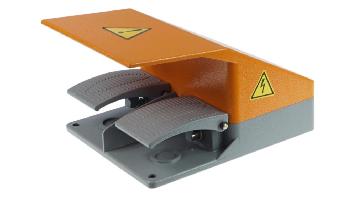 Footswitch Double in 15A Housing Pressure 2.8kg P2-O