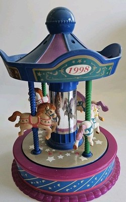 Redbox Vintage 1991 Musical Wind-Up Horse Carousel 