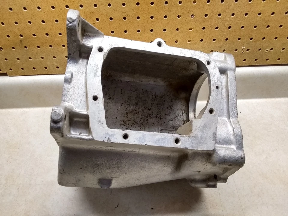 Estuche de 4 velocidades GM Muncie # 3851325 usado de colección, fecha P0127, Z Vin, 1965 Malibu SS. Foto 4 de 4