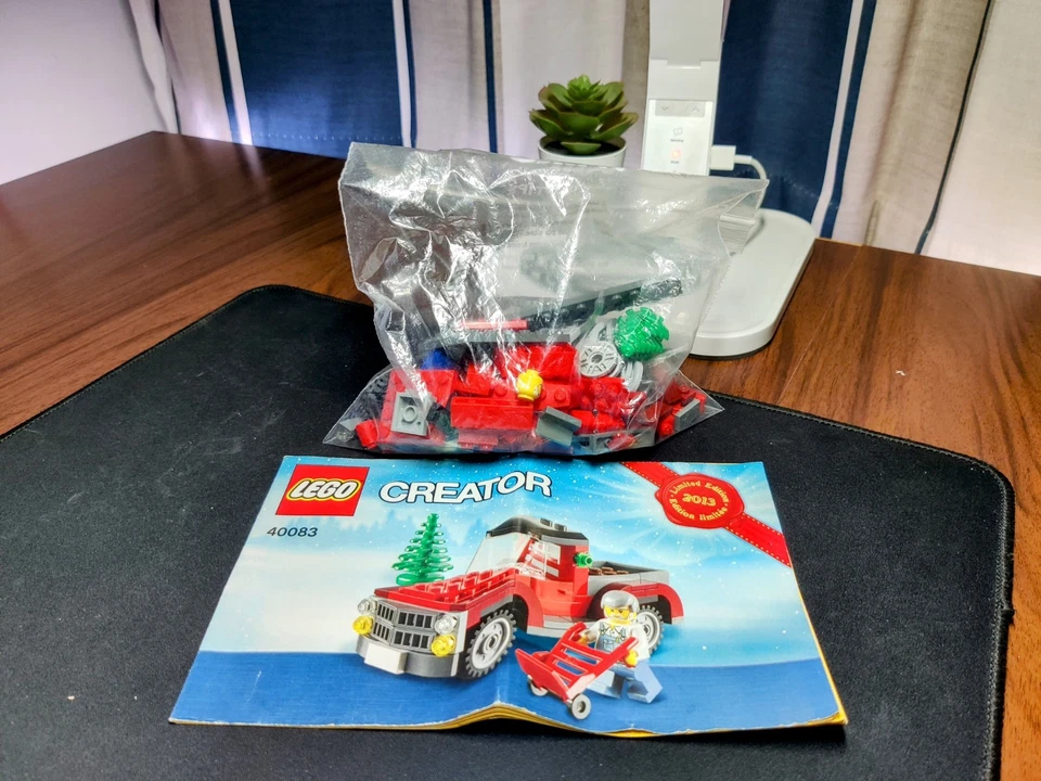 LEGO 40083 Christmas Tree Truck, photo 2 of 4