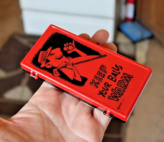 RARE Vintage Golf Gag Joke Gift Keep Your Balls Warm Matchbook Play Hot Golf NR