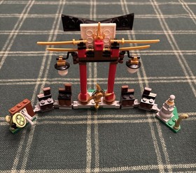 LEGO NINJAGO: Master Wu Dragon (70734). Preowned, Complete, No Box.