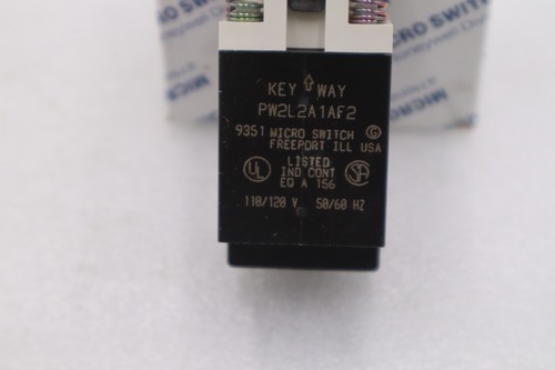 NEW OPEN BOX Honeywell Microswitch Kit IPW2L2C7BF2 Pilot Light PW2L2A1AF2 G780A - Picture 2 of 4