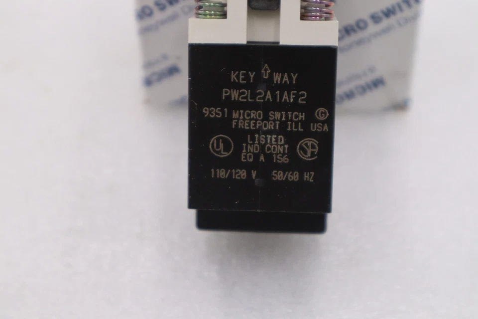 NEW OPEN BOX Honeywell Microswitch Kit IPW2L2C7BF2 Pilot Light PW2L2A1AF2 G780A - Image 2 of 4