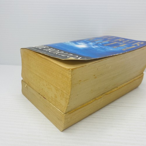 Lote de 2 novelas de Wilbur Smith El sonido del trueno + Blue Horizon pequeño libro de bolsillo - Imagen 9 de 10