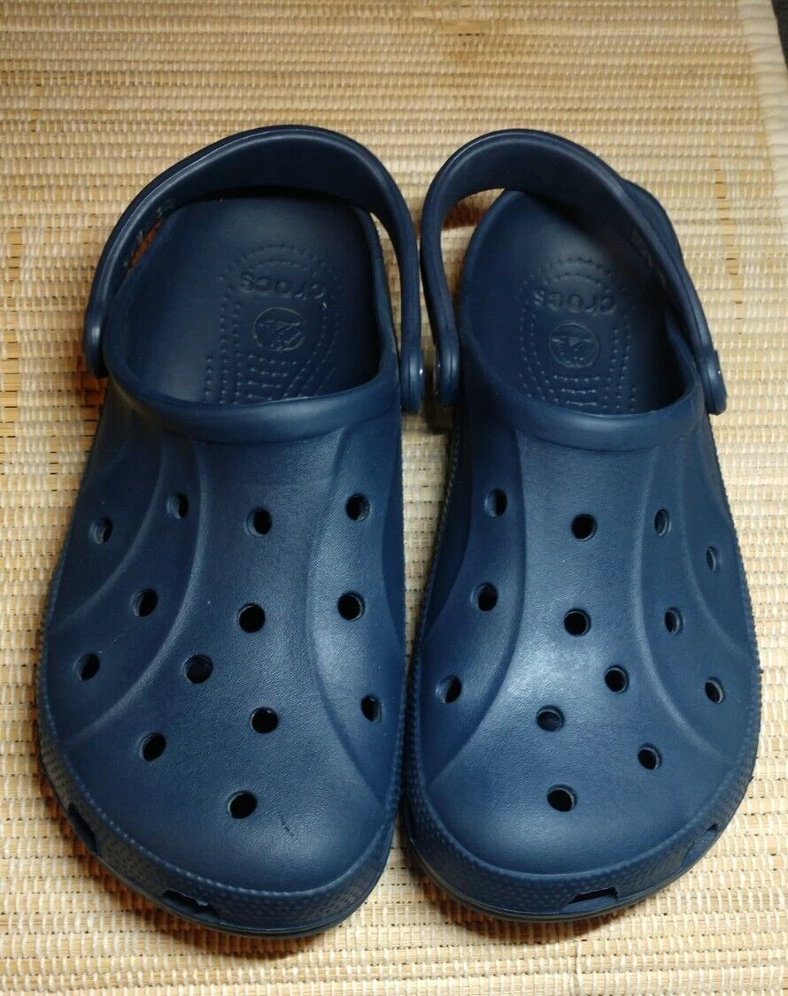 Crocs men hotsell navy sandals