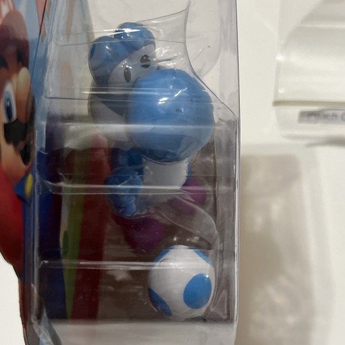 Jakks Pacific World of Nintendo Super Mario Light Blue Yoshi with Egg Figure - Picture 4 of 4