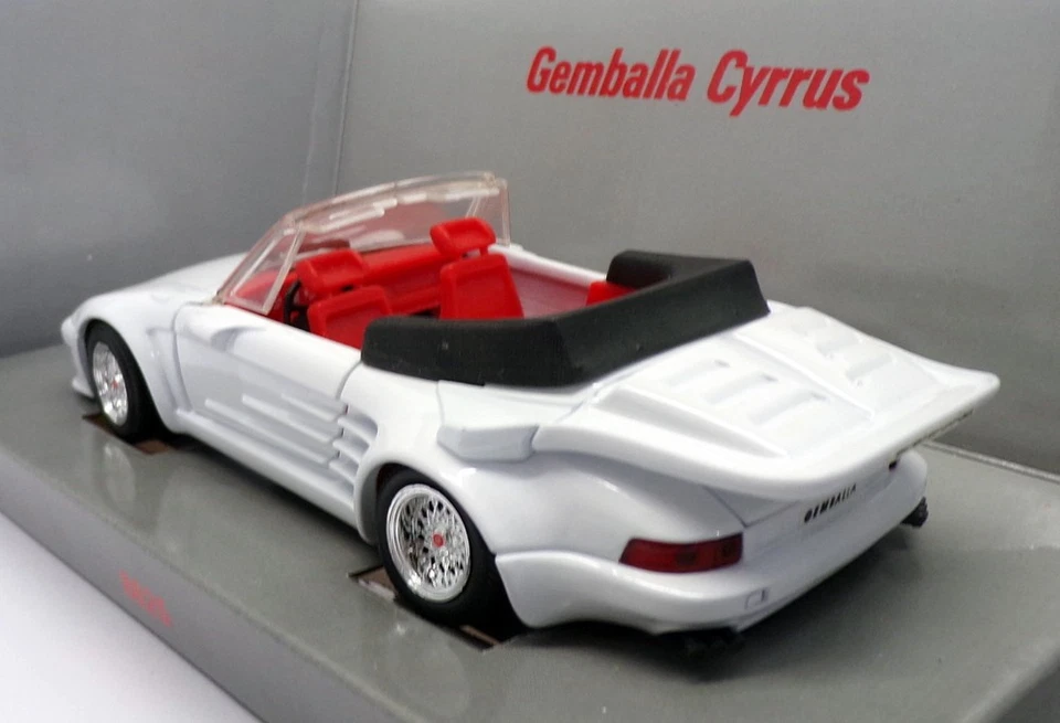 Revell 1/24 Scale Model Car 8625 - Gemballa Cyrrus - White - Image 2 of 4
